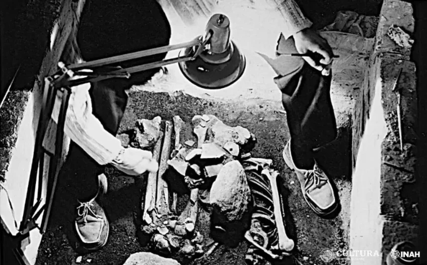 Дворец Кортеса: монах оказался ацтекской женщиной