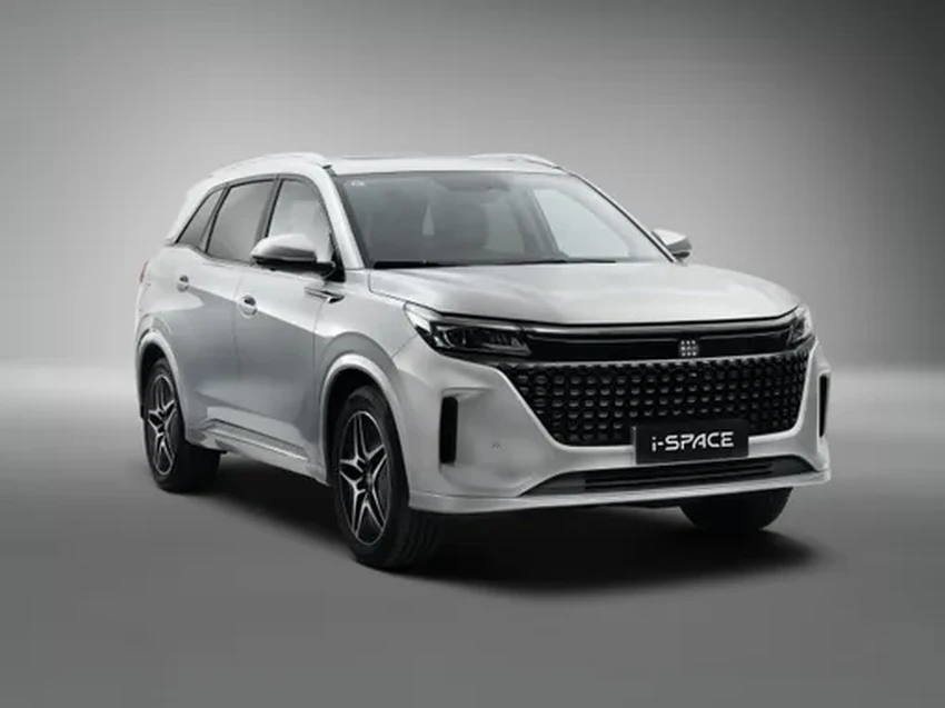 Какие новые российские автомобили выйдут в 2024 году: 13 ожидаемых моделей