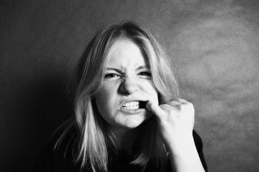 Сухость во рту по утрам: 4 причины, не связанные с похмельем