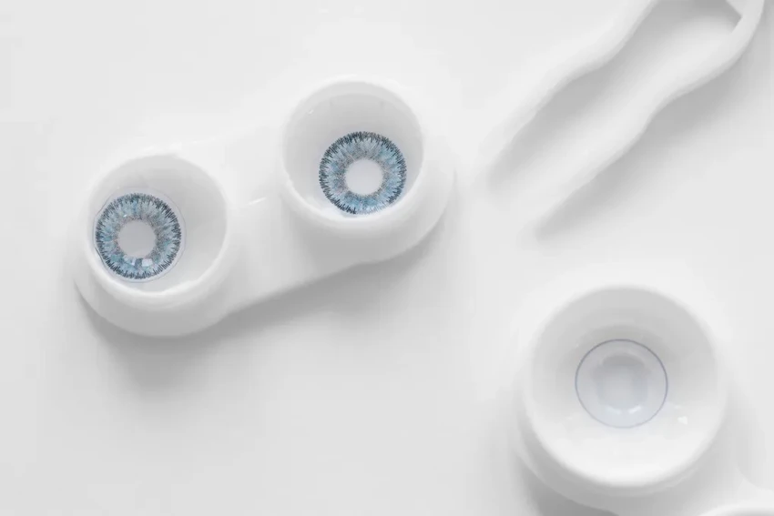 Опасно для глаз: почему воду нельзя использовать для хранения контактных линз