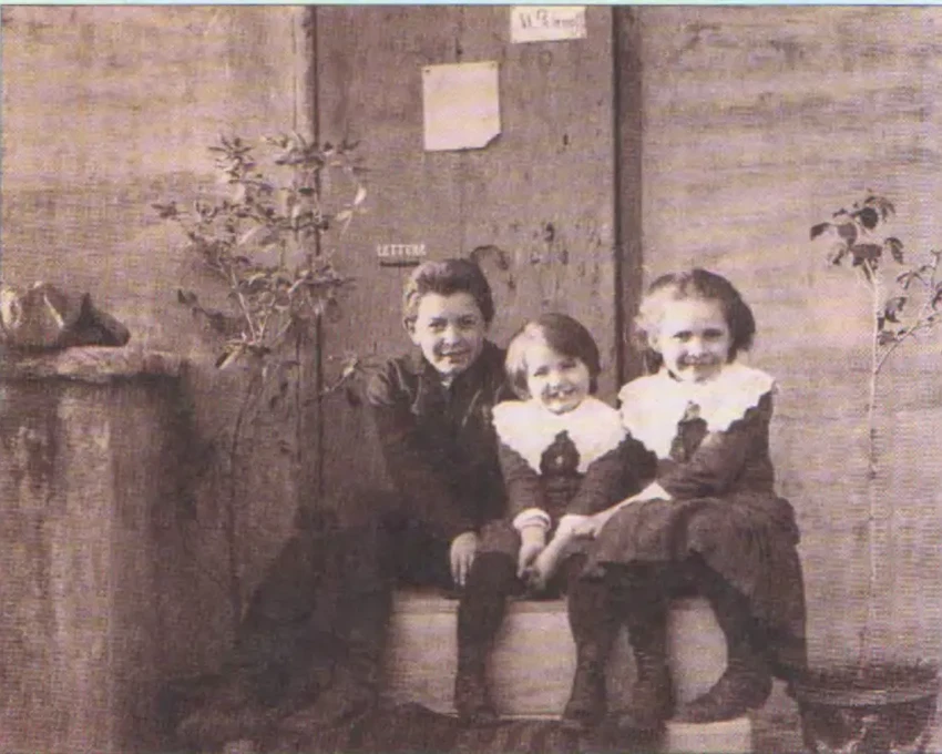 Трагическая судьба «Девочки с персиками»: настоящая жизнь Веры Мамонтовой