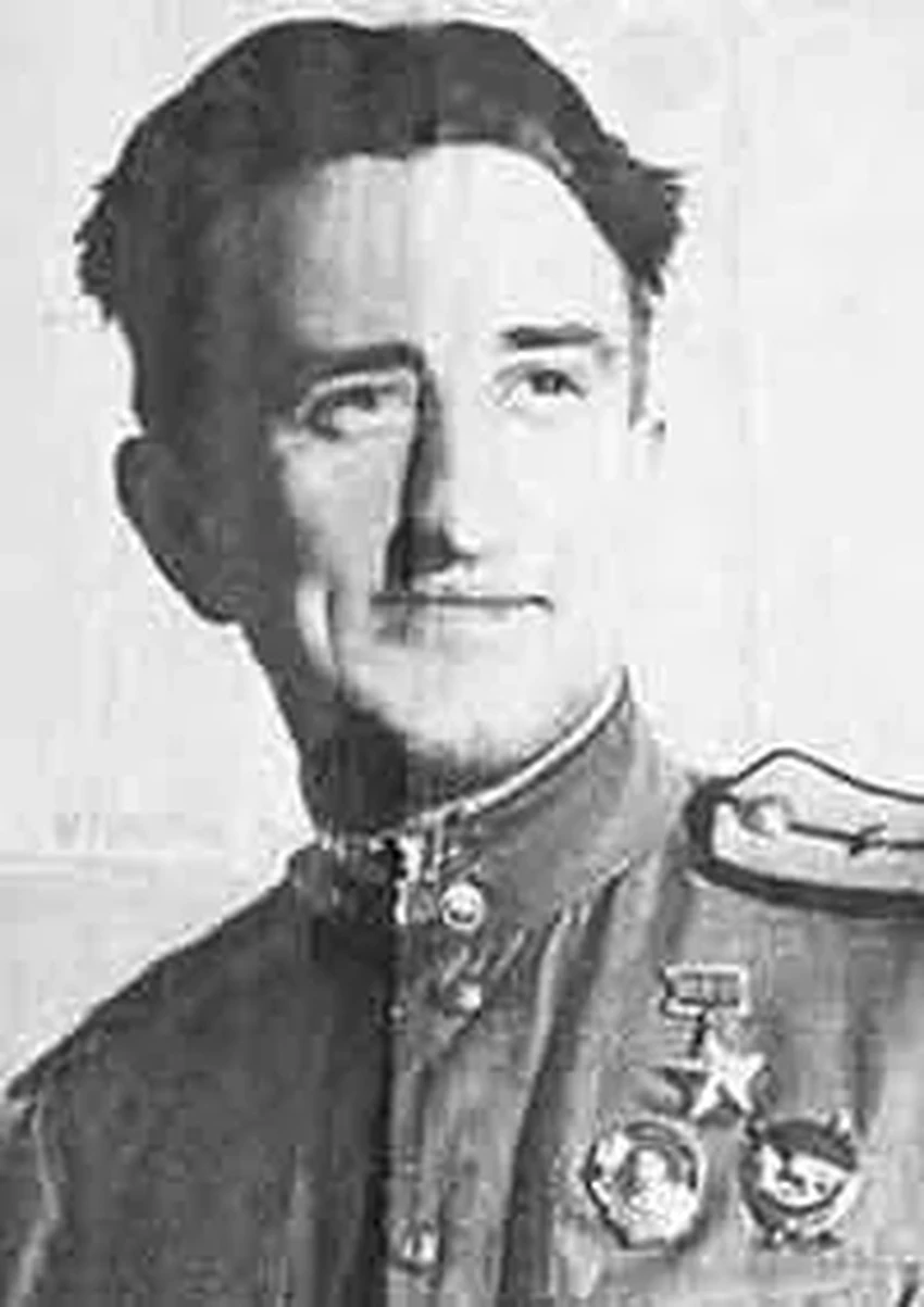 Кого лишали звания Героя СССР: истории предателей и преступников