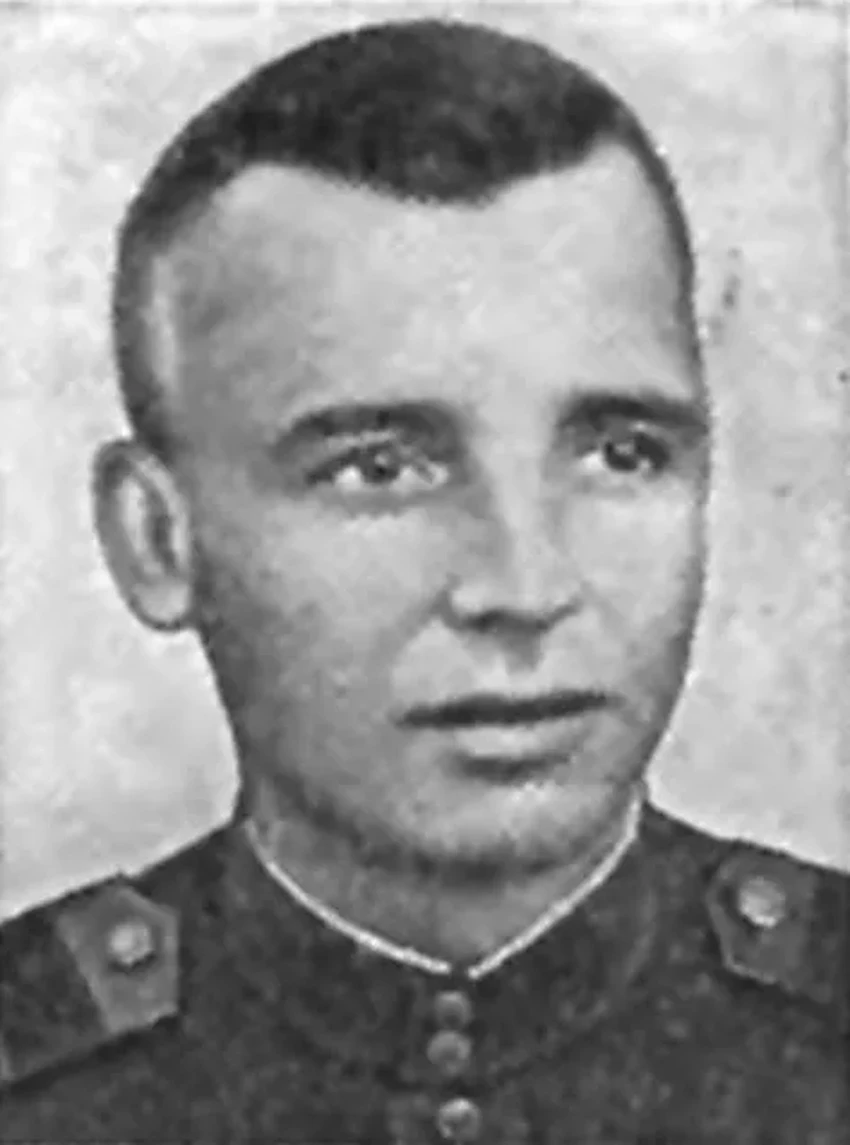 Кого лишали звания Героя СССР: истории предателей и преступников