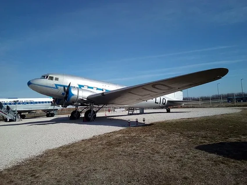 Транспортный самолёт против четырёх истребителей: как экипаж Пантелли выиграл бой в небе над Ленинградом