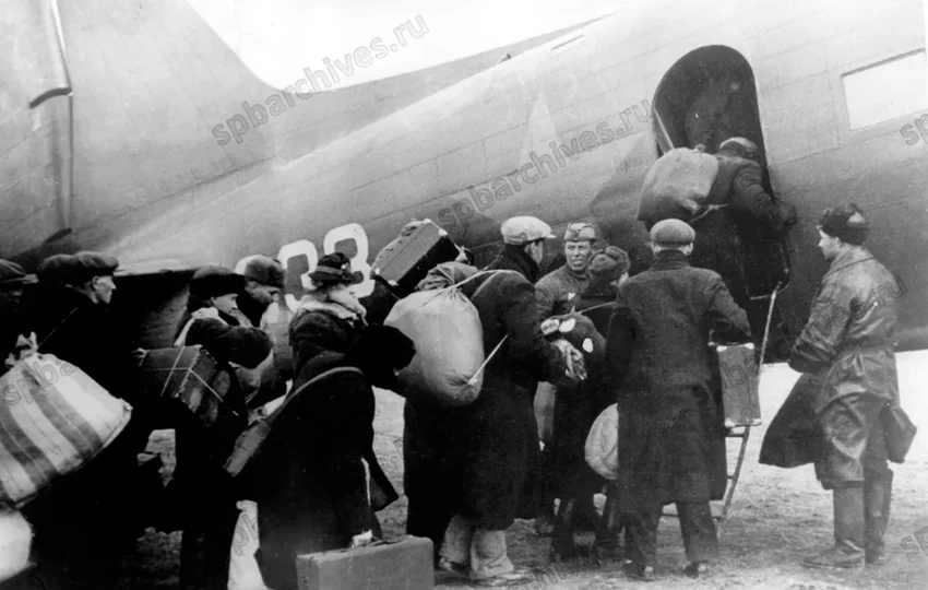 Транспортный самолёт против четырёх истребителей: как экипаж Пантелли выиграл бой в небе над Ленинградом