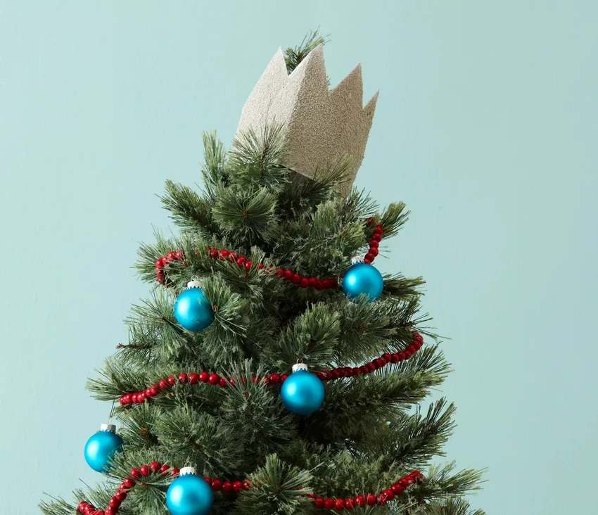 7 необычных идей для верхушки новогодней елки вместо скучной звезды