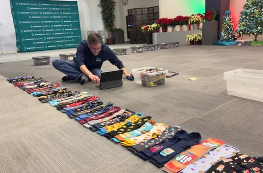 Бывший телеведущий собрал крупнейшую в мире коллекцию носков