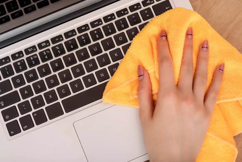 Полная инструкция: как правильно почистить клавиатуру от пыли, крошек и грязи