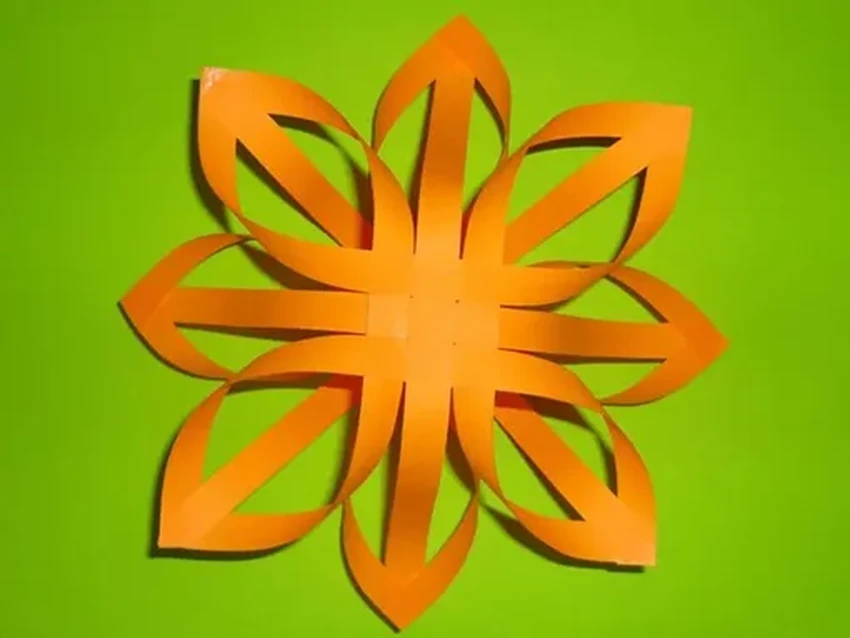 Новогодние снежинки из бумаги: 5 способов создания волшебных украшений