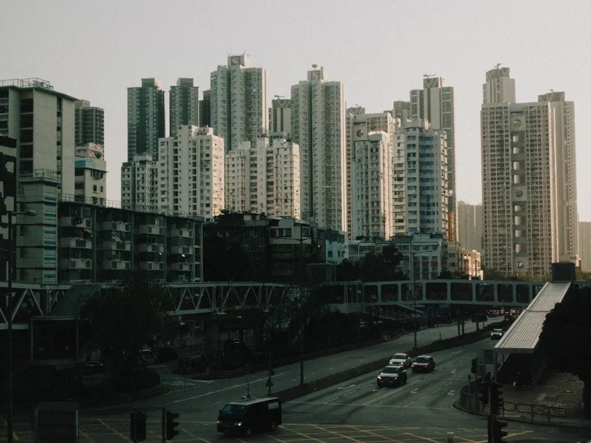 Неожиданная связь: как проблемы со слухом могут привести к снижению веса у пожилых