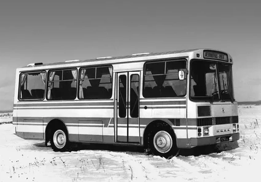 Советский автобус ПАЗ: как его дизайн удивил публику на выставке в Ницце