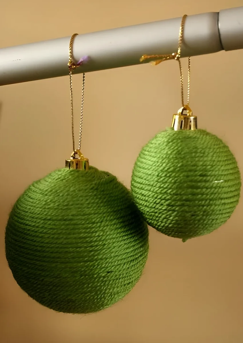 Старые игрушки к Новому году: 5 творческих идей обновления без затрат