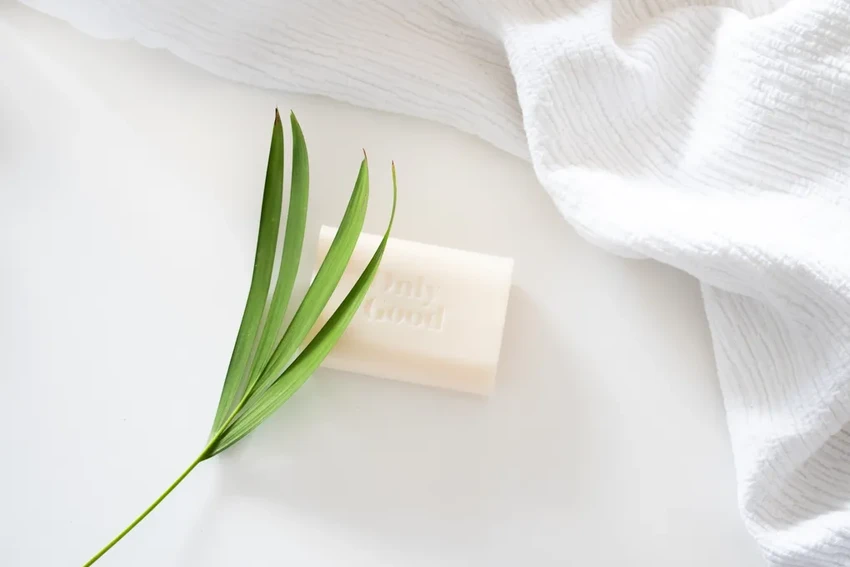 10 неочевидных способов применения кускового мыла для дома