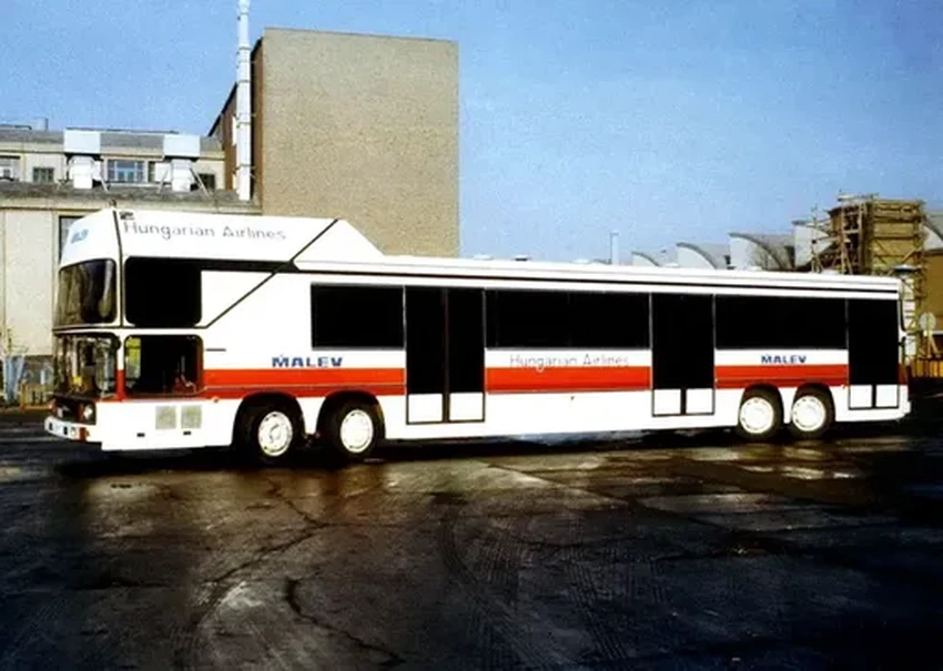 Почему гигантский Ikarus, возивший людей из отеля в самолёт, так и не вышел на маршрут?