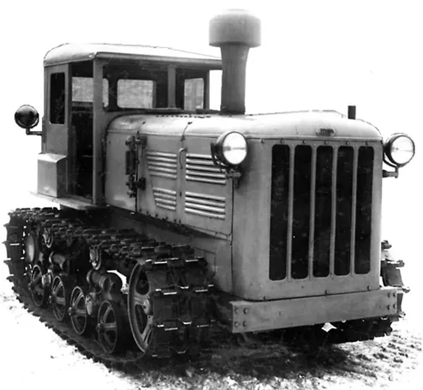 Электрический, паровой, болотный: 5 редких модификаций советского трактора ДТ-54