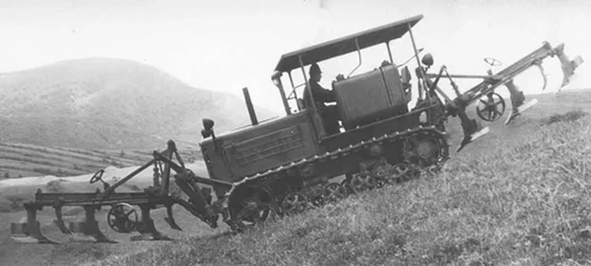 Электрический, паровой, болотный: 5 редких модификаций советского трактора ДТ-54