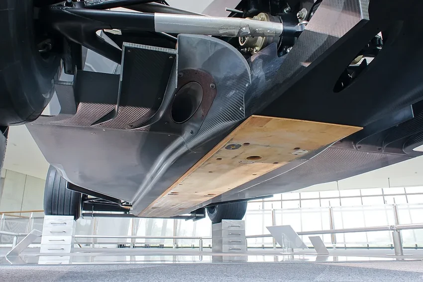 Неочевидная Формула-1: 5 удивительных фактов о болидах и гонках