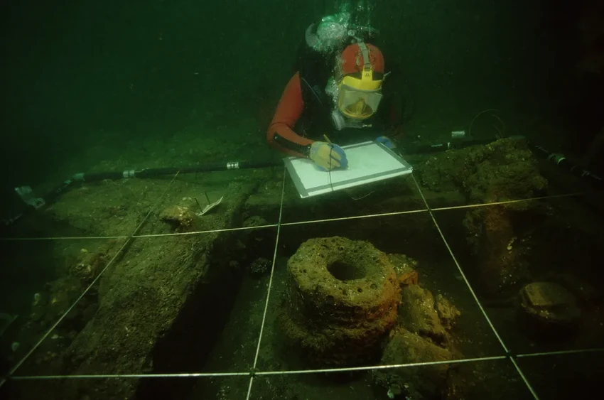 Археологи нашли золото и серебро в затонувшем египетском городе Гераклион