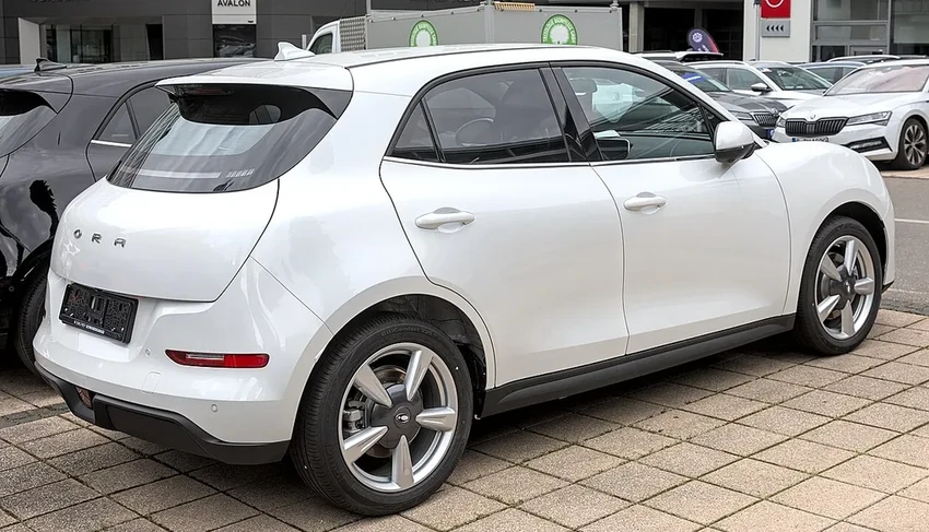 Стильный электрокар Ora Good Cat от экс-дизайнера Porsche едет в Россию