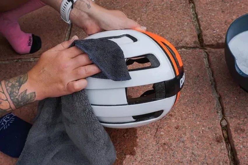 Как почистить шлем: 7 простых правил для безопасной мойки