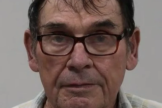 Пенсионер в США травил жену наркотиками ради страховки и связи с падчерицей