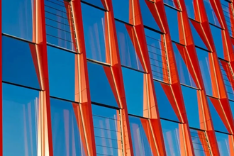 Уникальные зигзагообразные панели для стен охлаждают дома без энергии