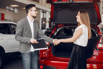 Покупка подержанного автомобиля: ключевые советы эксперта для безопасной сделки