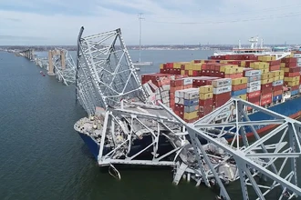 Старый морской закон времён парусников тормозит восстановление моста в Балтиморе