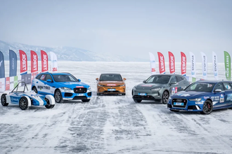 Лед, скорость и мощь: как спорткары ставят рекорды на байкальском льду