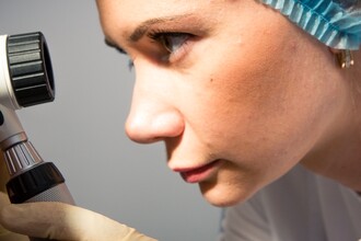 Найден ключ к лечению меланомы, устойчивой к терапии