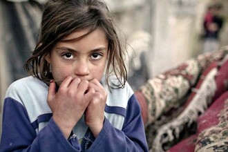 Как детский стресс и бедность меняют мозг: нейробиология неравенства