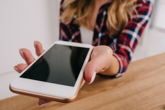 Как продать старый телефон и не пожалеть: полная подготовка