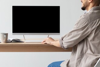 Что делать, если компьютер работает, но монитор не включается: причины и решения