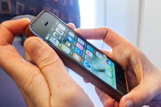 Как перезагрузить зависший смартфон: инструкции для Android и iPhone