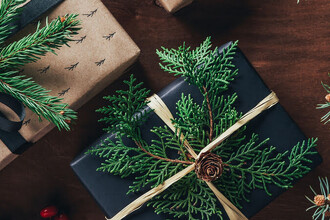 Подарки на Новый год 2024: идеи для всех и выгодные покупки