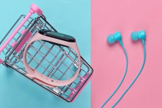 Что подарить: крутые гаджеты и аксессуары за 2000–5000 рублей