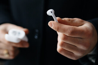 7 лучших беспроводных наушников 2023: полный гид по выбору