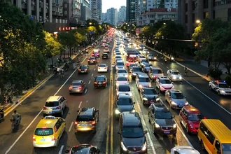 Почему в Японии и Англии ездят по левой стороне дороги? История выбора