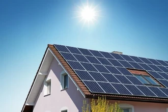 Солнечные батареи на всех крышах Москвы: что изменится для города?