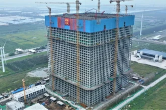 В Китае строят гигантский аккумулятор на гравитации. Как он работает?