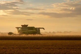 Умное сельское хозяйство будущего: автопилоты, агродроны и точные данные