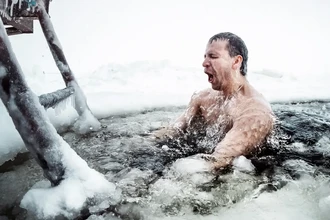 Моржевание и аутофагия: как холод тренирует клеточную очистку организма
