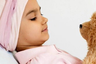 Инфекции у матери и детская лейкемия: новые данные о связи и уровнях риска