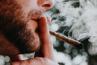 Каннабис и сердце: какие риски для сосудов у молодых курильщиков