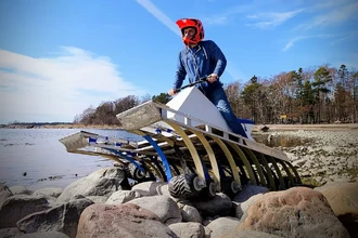 Зачем 18 колёс? Финский вездеход против законов физики