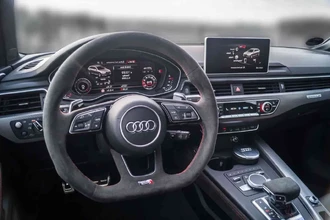 Обман маркетологов: почему «спортивный» руль с плоским низом не для гонок