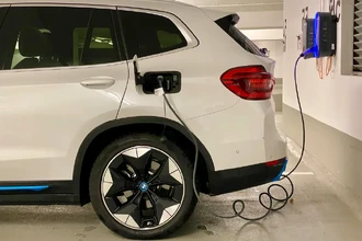 Будущее электромобилей в России: вызовы, инфраструктура и новые привычки