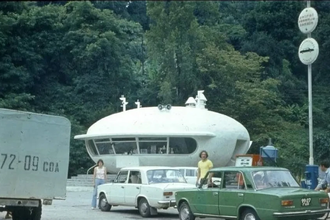 НЛО-заправки и робот-регулировщик: что удивляло водителей в СССР