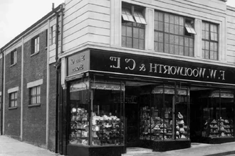 Фрэнк Вулворт: как застенчивость создала современный шопинг