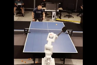 Робот от DeepMind вышел на ракетку: как прошёл турнир по настольному теннису с людьми